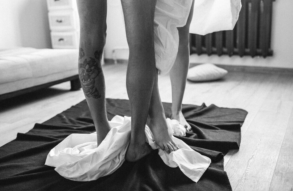 男女 体の相性 裸 足